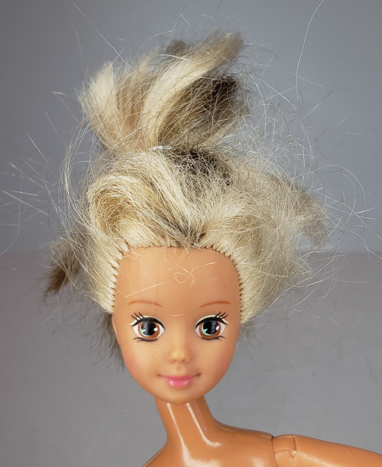 Barbie Lot: (2) 1966 Barbies, (1) 1958 Midge, (1) 1967 And (2) 1987 Skippers