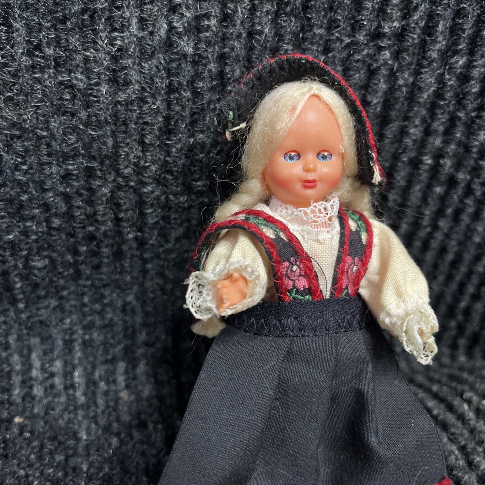 ?Vintage 6” Hallingdal Folk Dolls European Set Of 4 Dolls Used