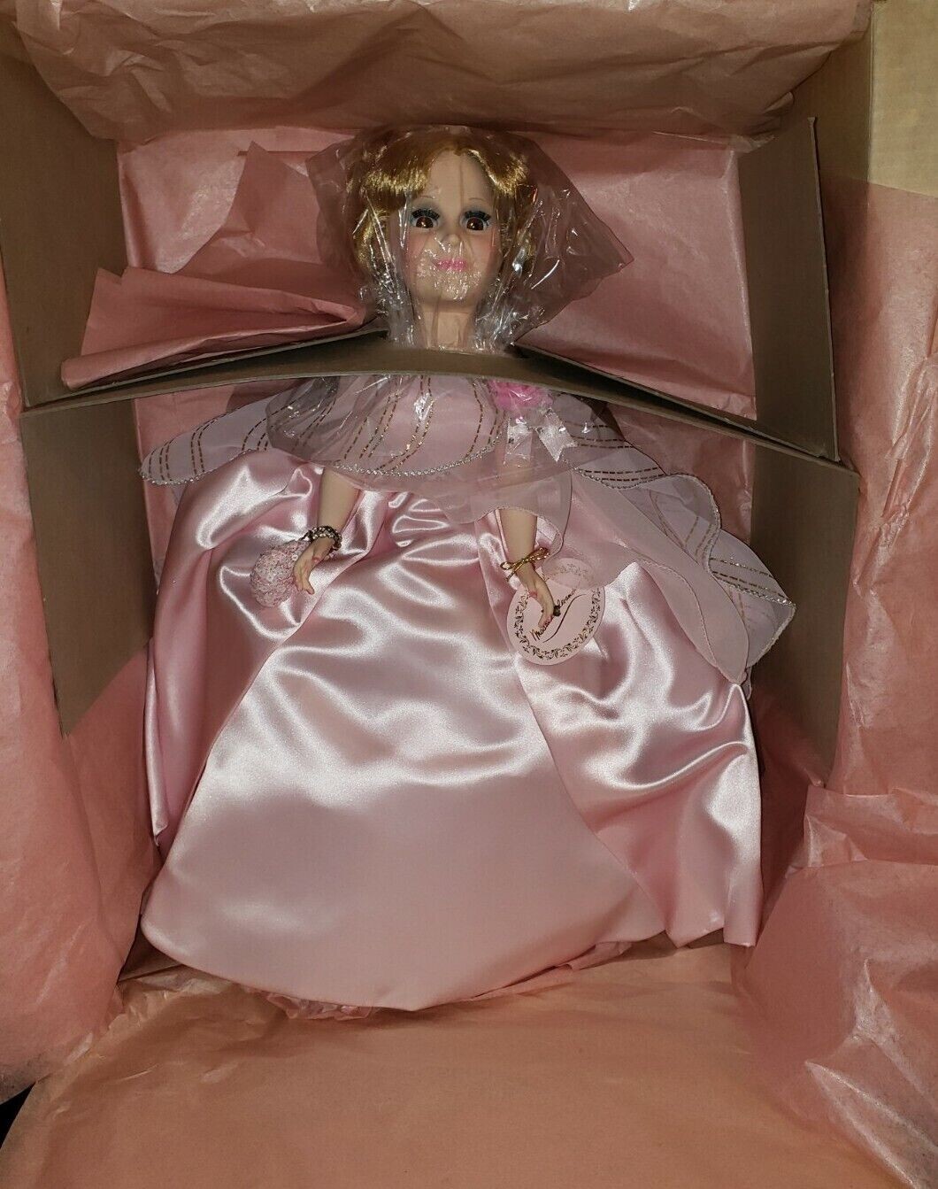 NIB! 1985 Madame Alexander #2290 MADAME ALEXANDER Herself! 21” Doll Pink Gown