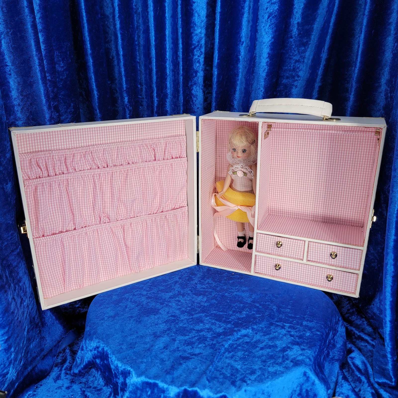 Tonner Tiny Betsy McCall 50th Anniv White Signed Trunk Set Coll Utd LE125 Doll