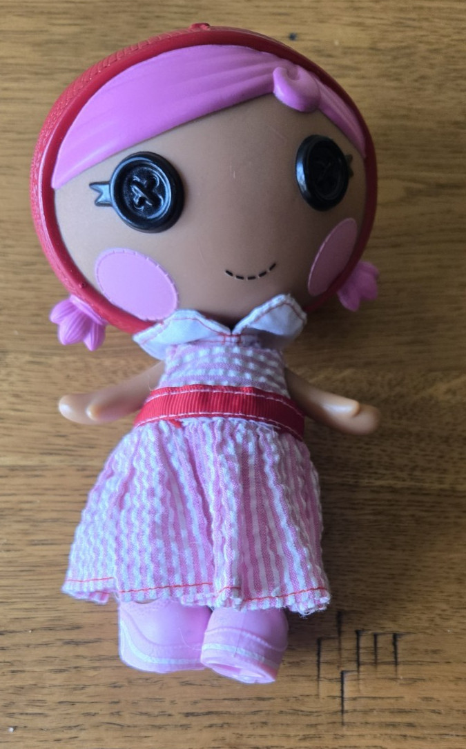 Lalaloopsy Littles Cape Riding Hood Collector Doll-Button Eyes 7.5”