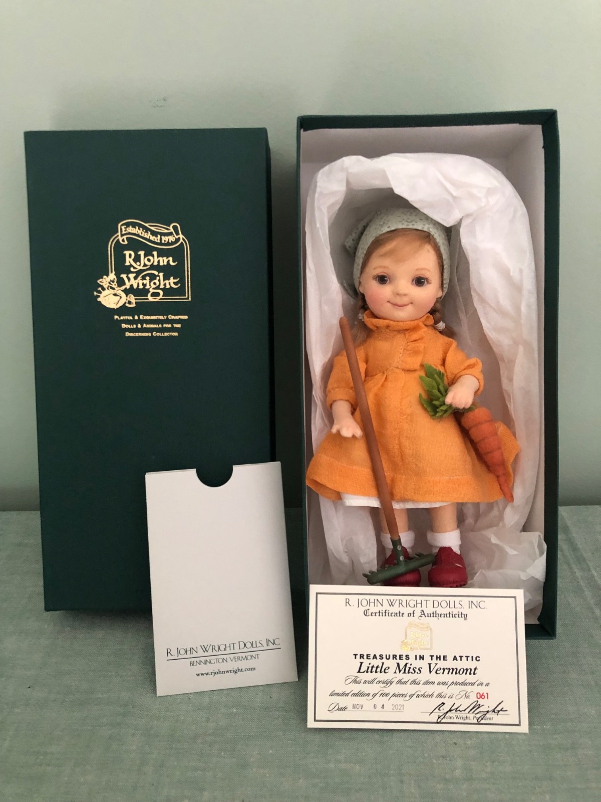 R. John Wright Dolls – “Little Miss Vermont” #61/100 2021 8”