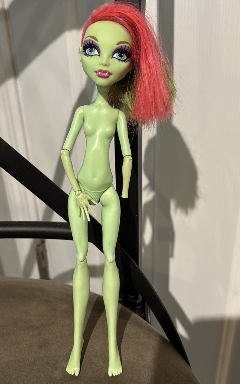 Monster High Venus McFlytrap Doll MH Mattel