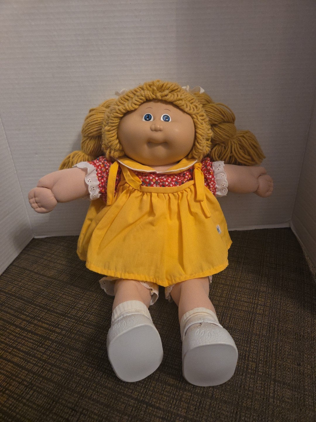 Excellent 1982 Blonde Pigtails Blue Eye Cabbage Patch Doll W/Diaper & Outfit!