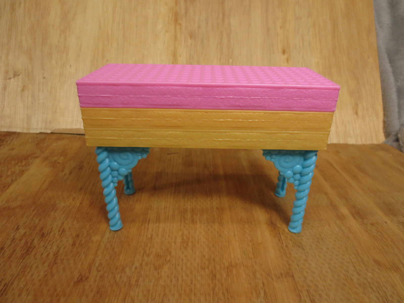 Ever After High Sugar Ginger Bread Chair Seat Table Doll Furniture Retired