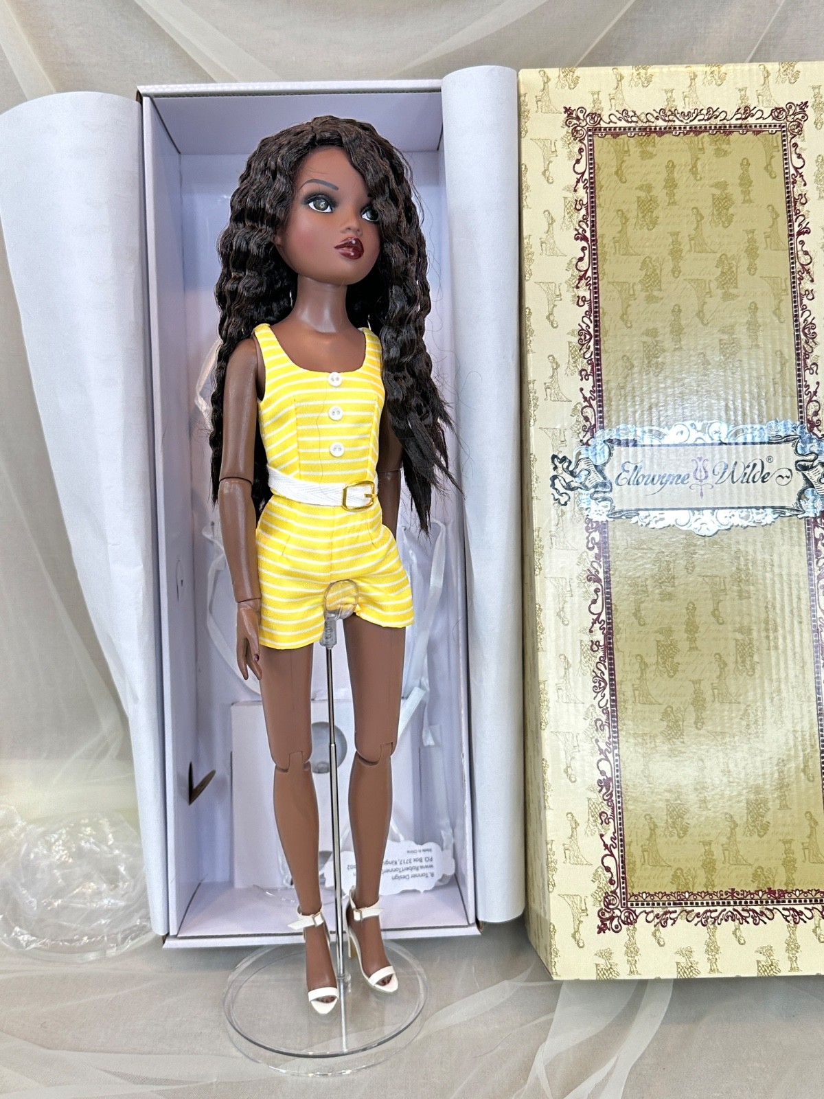 Tonner Ellowyne Wilde NEEMA LIFE”S A BEACH TWO 16” beautiful doll Mint in box