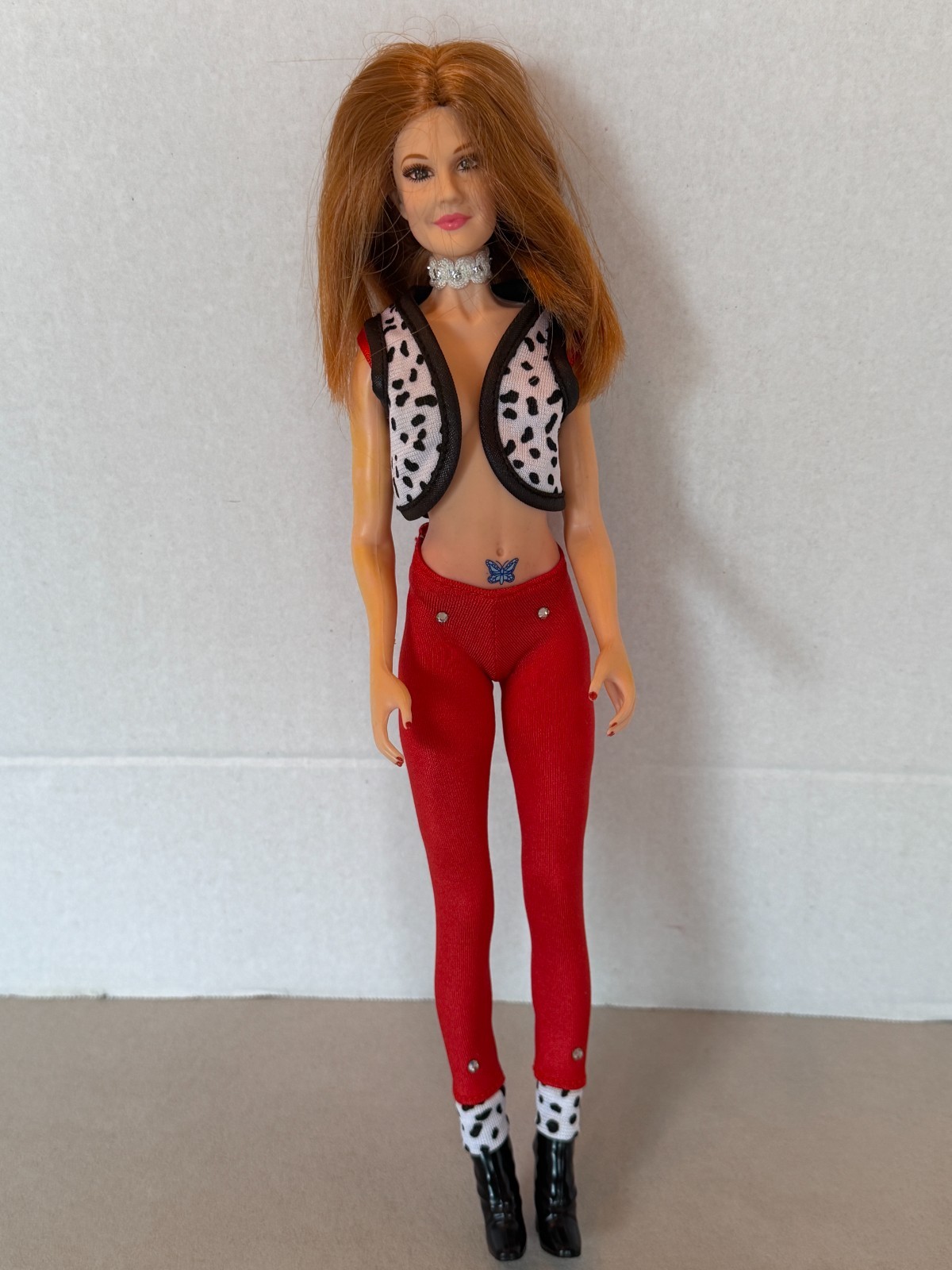 Jakks Pacific Drew Barrymore fashion doll Animal print Vest Red leggings 12″