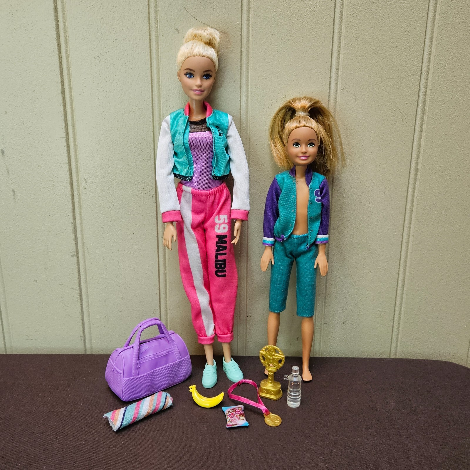 Articulated Flexible Barbie Gymnast & Stacie Doll Gym Gear Duffel Bag Accessorie