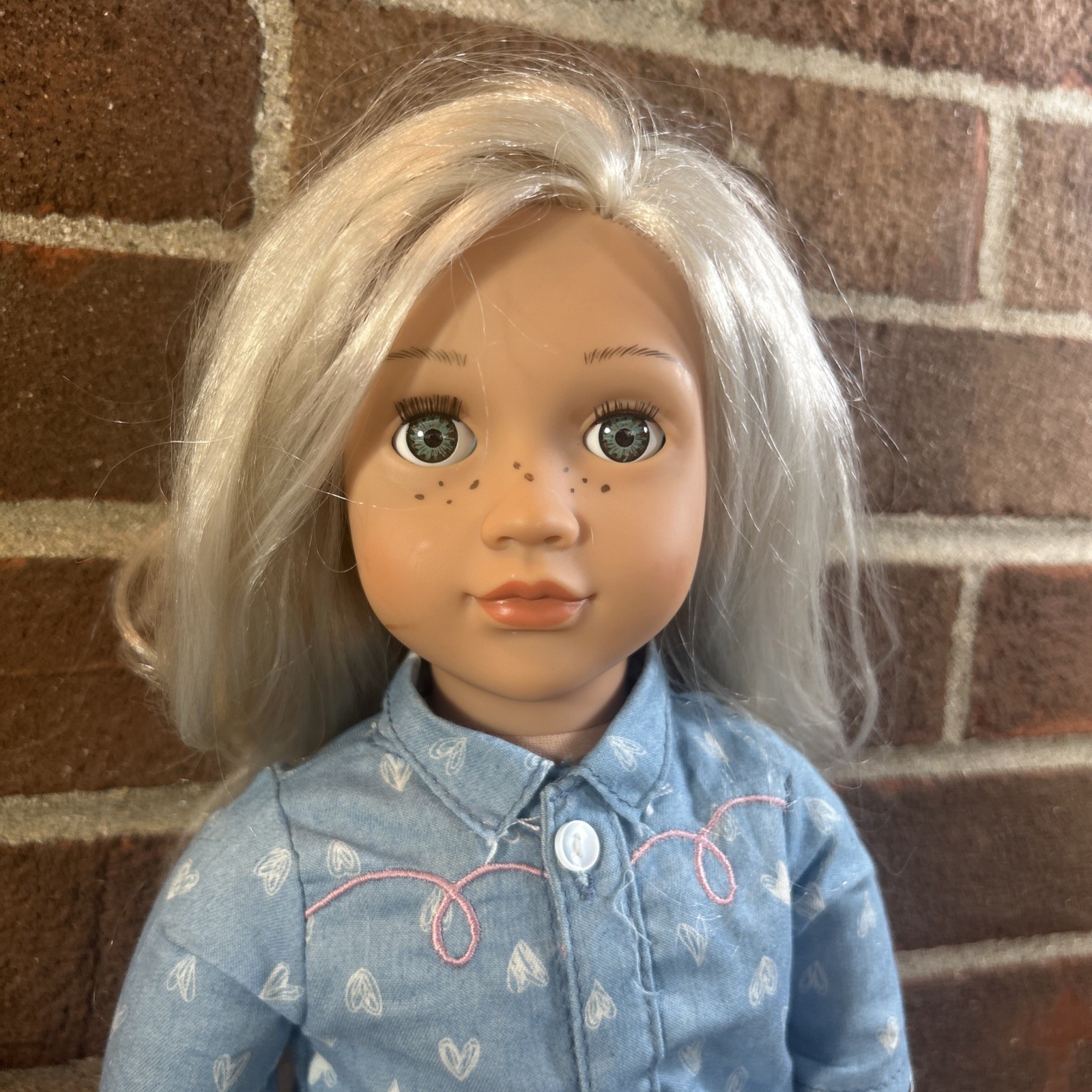 Our Generation 18” Doll Yanira Silver Blonde Hair Green Eyes Freckles w/Outfit
