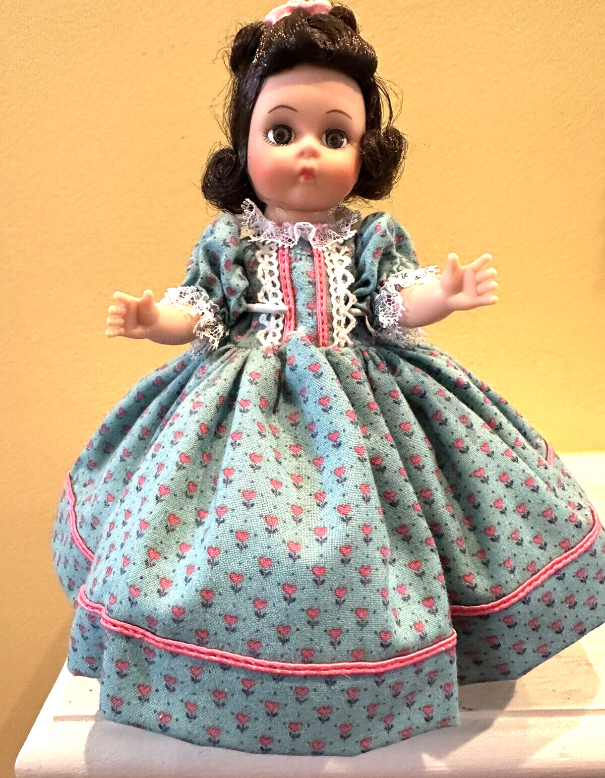 Madame Alexander BETH Little Women 8″ DolL #406 with Stand – 1988