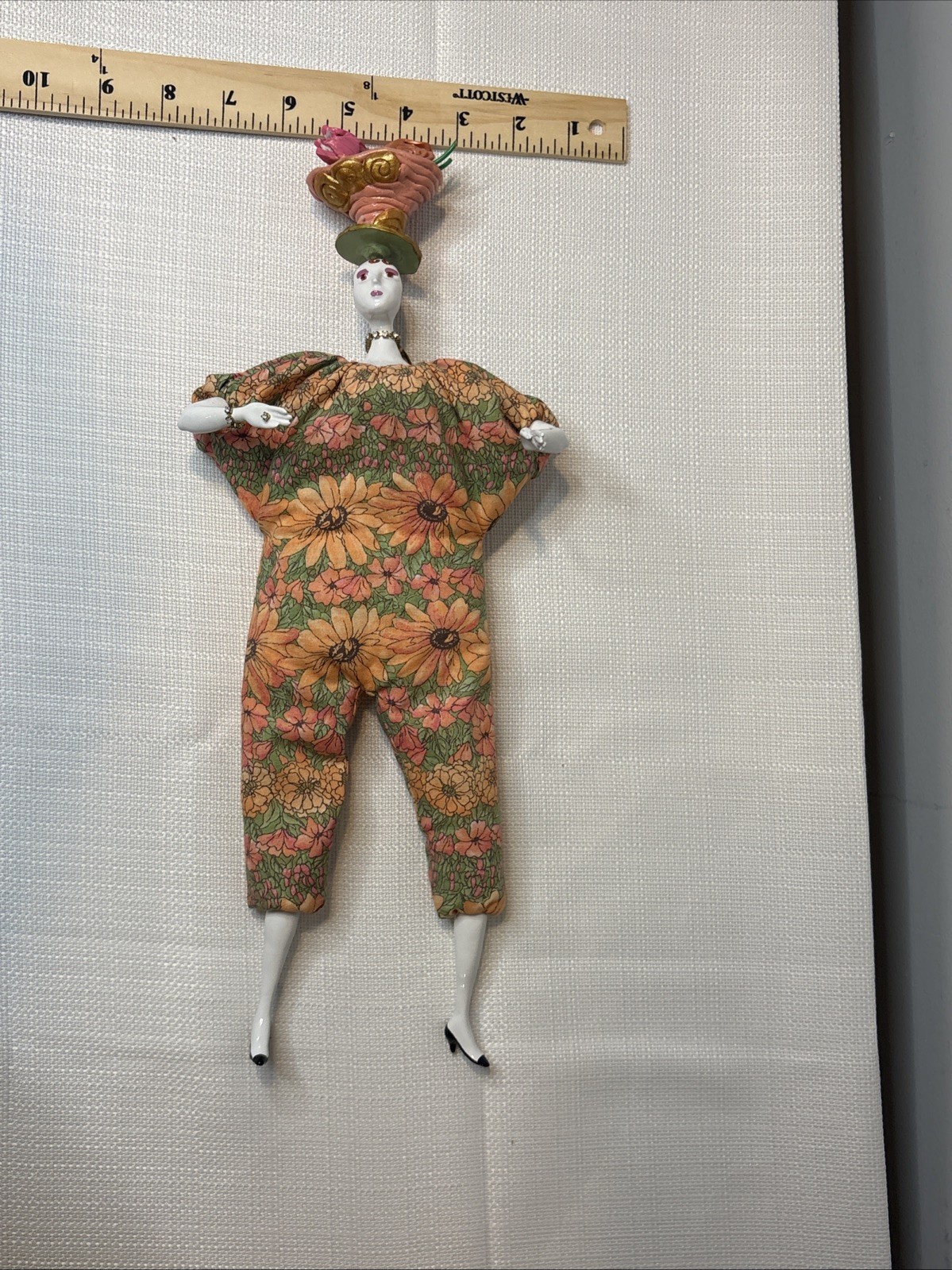 Vintage Poupees By Isabelle Doll Exotic Flowers/Diamante Jewelry 15″
