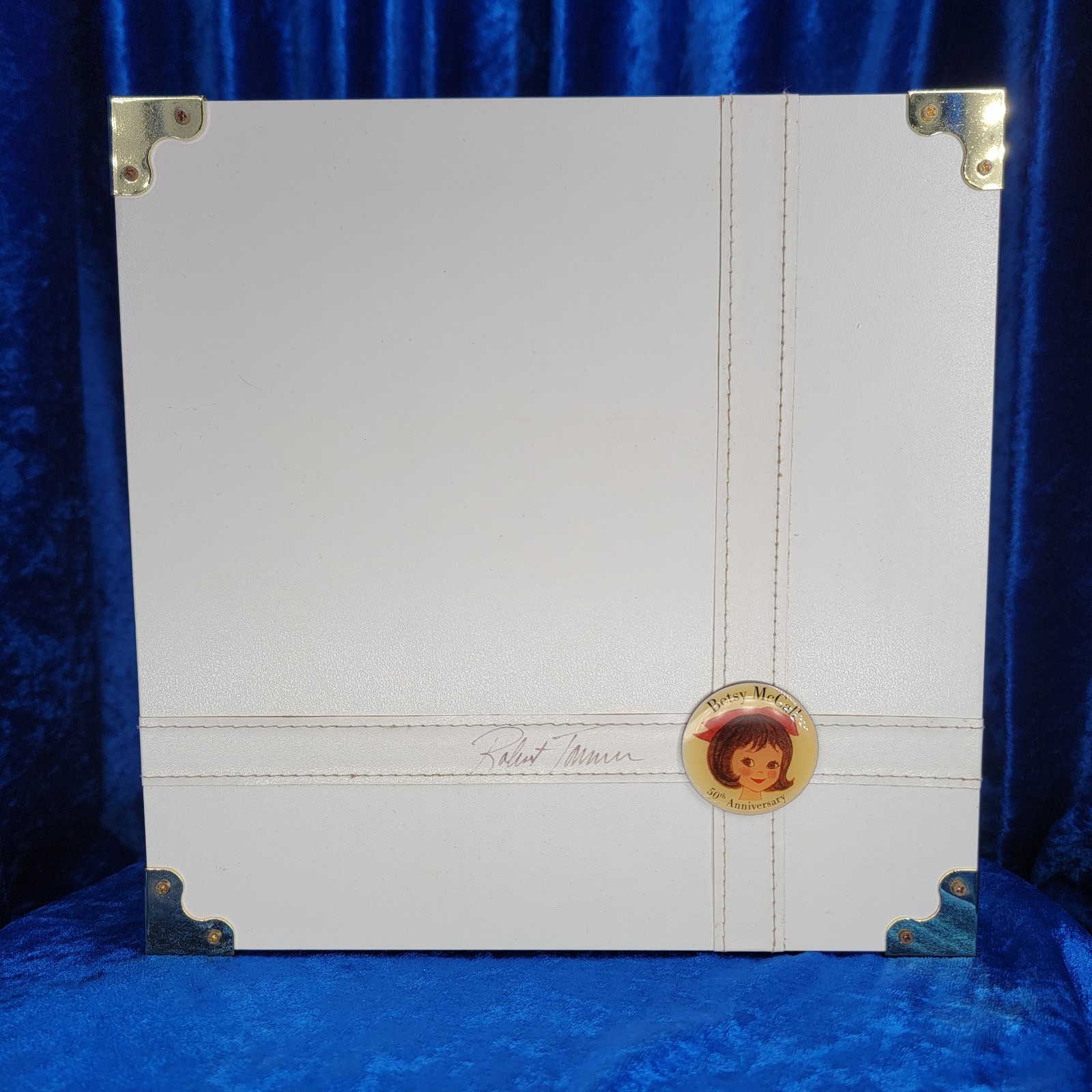 Tonner Tiny Betsy McCall 50th Anniv White Signed Trunk Set Coll Utd LE125 Doll