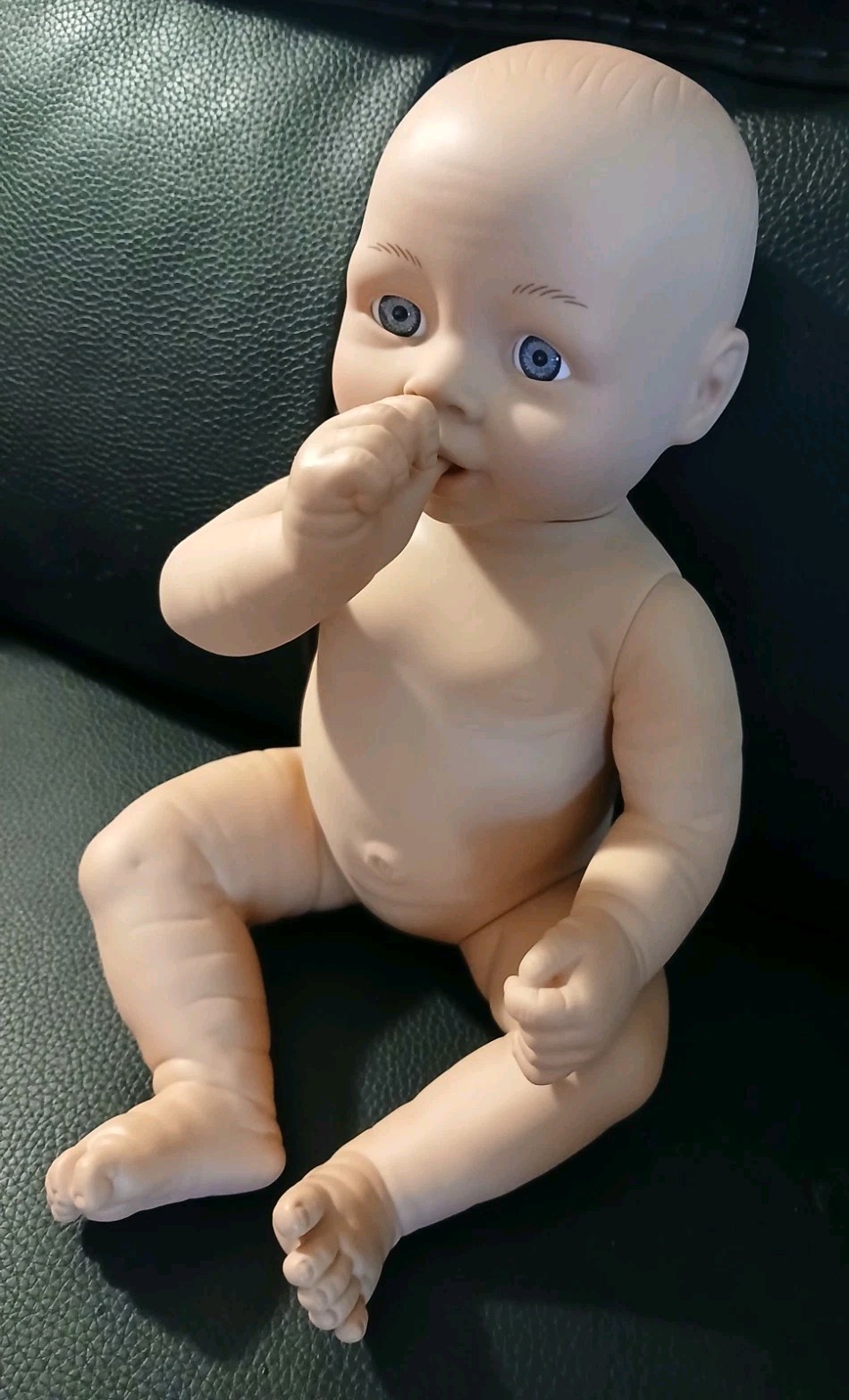 Cute Realistic Newborn Thumb Sucking Baby Doll Vinyl Gray Eyes Bald 15″