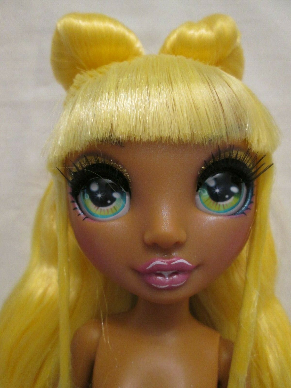 Nude Sunny Madison Rainbow High Articulated Fashion Doll Long Yellow Blonde Hair