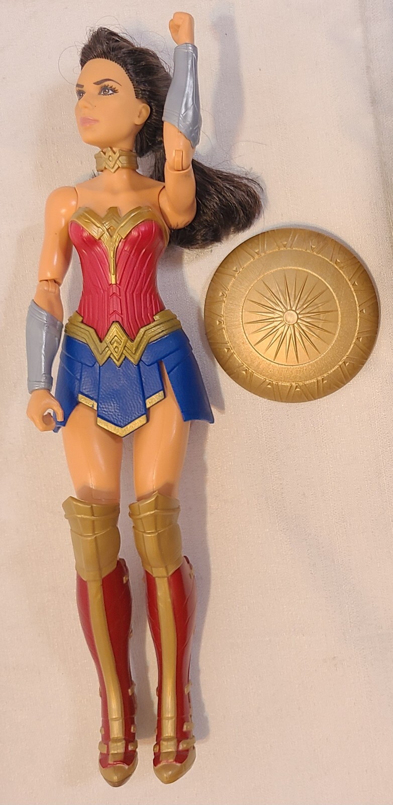 Mattel DC Comics Batman & Super Hero Girls WONDER WOMAN 12″ Shield