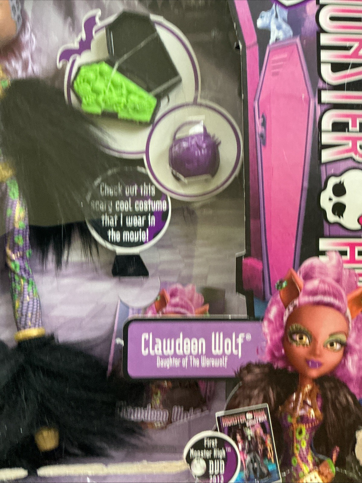 Monster High Ghouls Rule Clawdeen Wolf Doll w Cauldron, Accessories – Box Damage