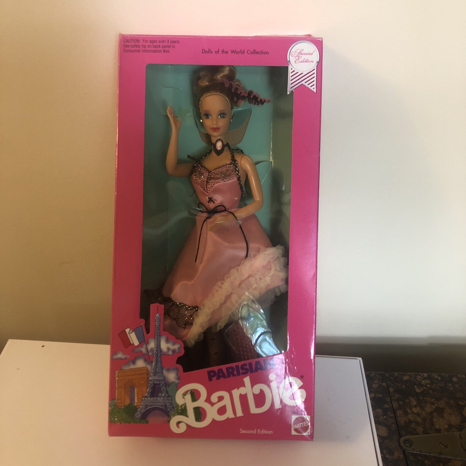 Vintage 1990 Mattel Dolls of the World “Parisian Barbie” #9843 *NRFB*