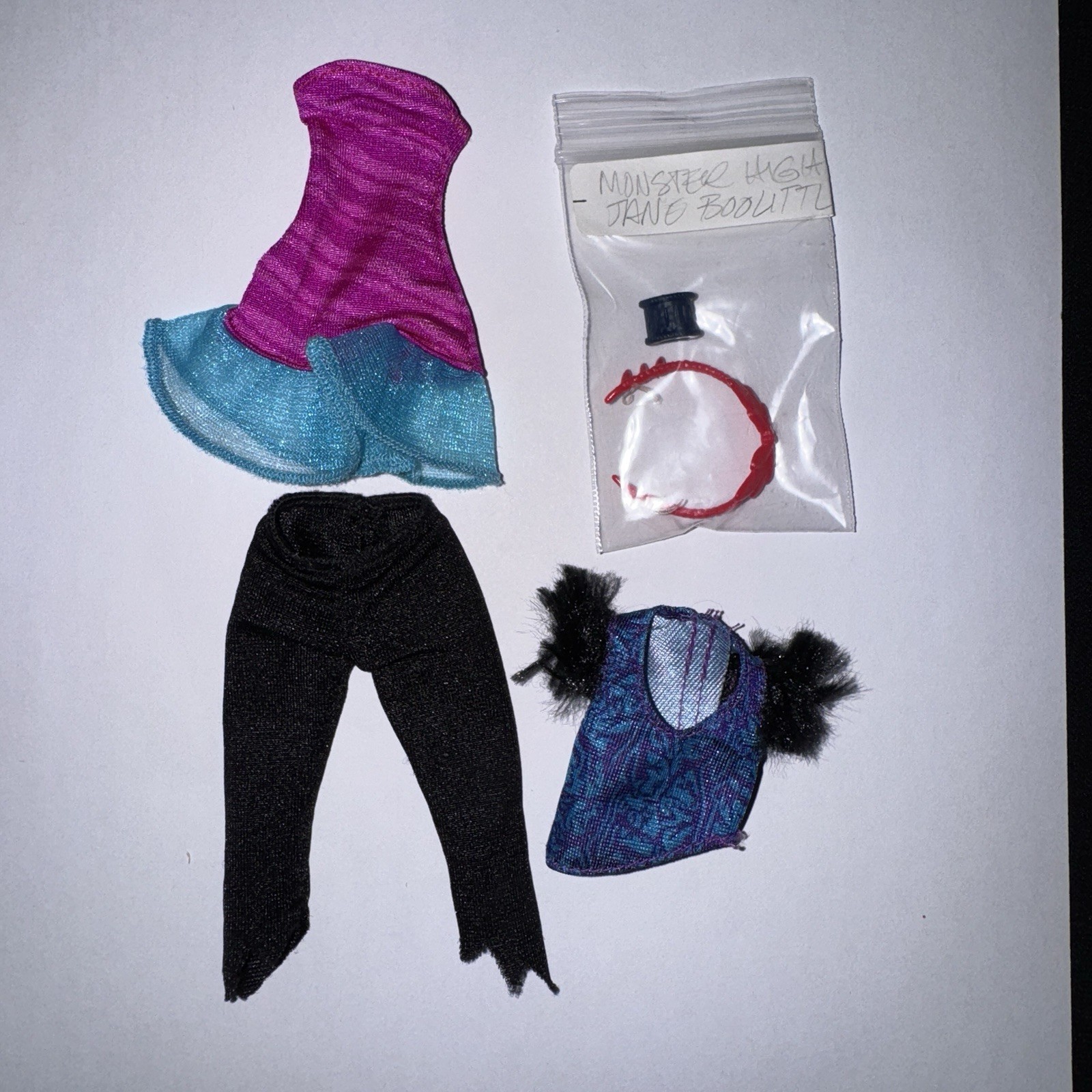Monster High JANE BOOLITTLE First Wave Doll w/ Clothes Missing Left Hand 2008