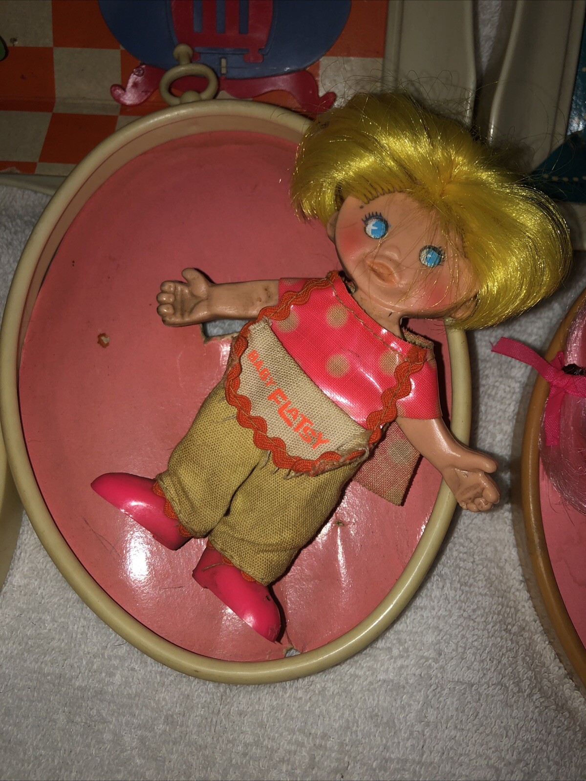 Vintage 1969 Flatsy 6 Dolls With 2 3D Frames Clothes Shoes 4 Locket Frames Clips