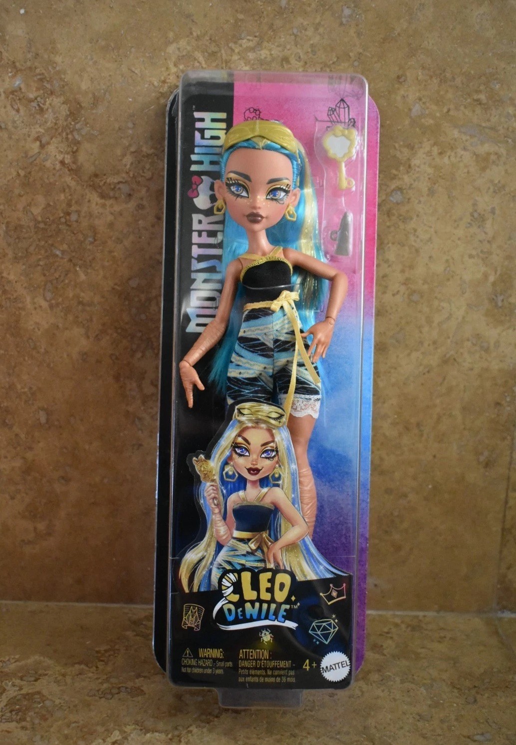 Monster high doll Cleo Denile Buried Secrets Cozy Creepover LATIN MEXICO EDITION