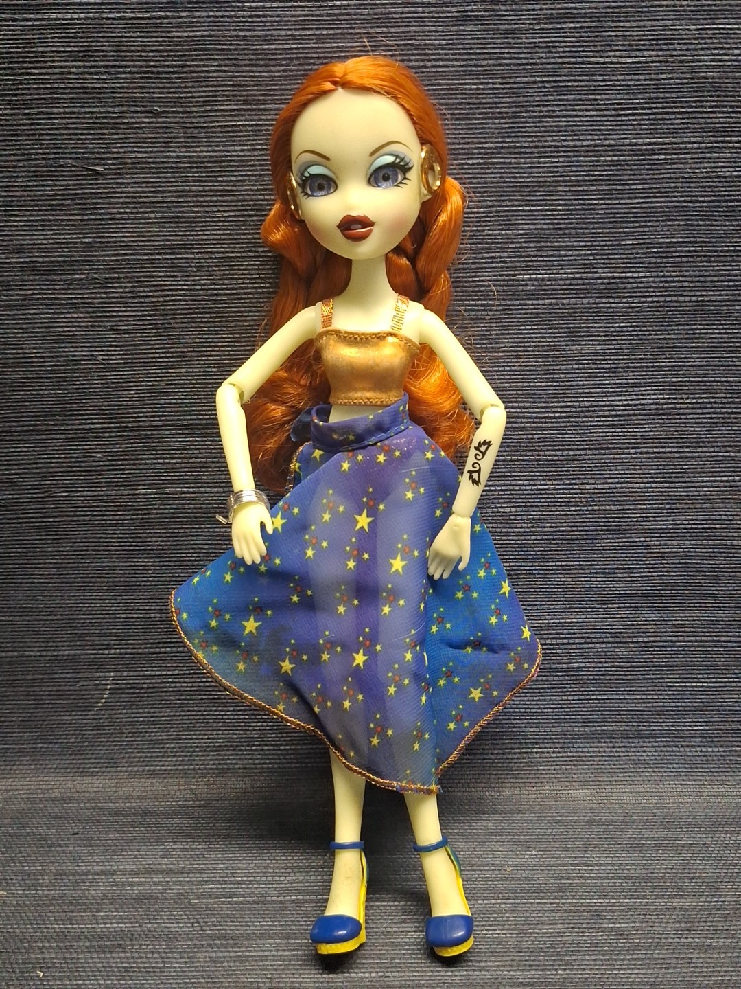 Bratzillaz Meygana Broomstix Midnight Beach Glow In The Dark Doll EUC Not Hat