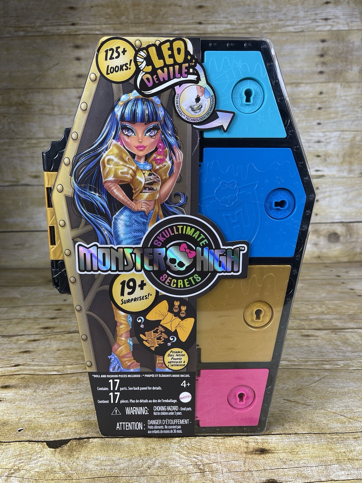 Monster High Cleo DeNile 125 + Looks Fashion Doll & 19+ Surprises New