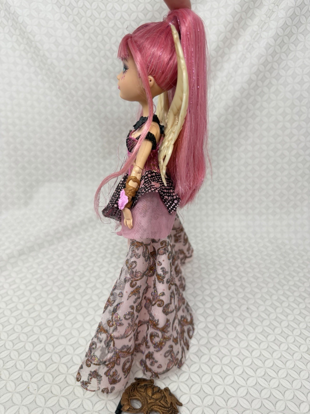 Ever After High Thronecoming C.A. Cupid Doll Dress Wings Shoes Mask Purse