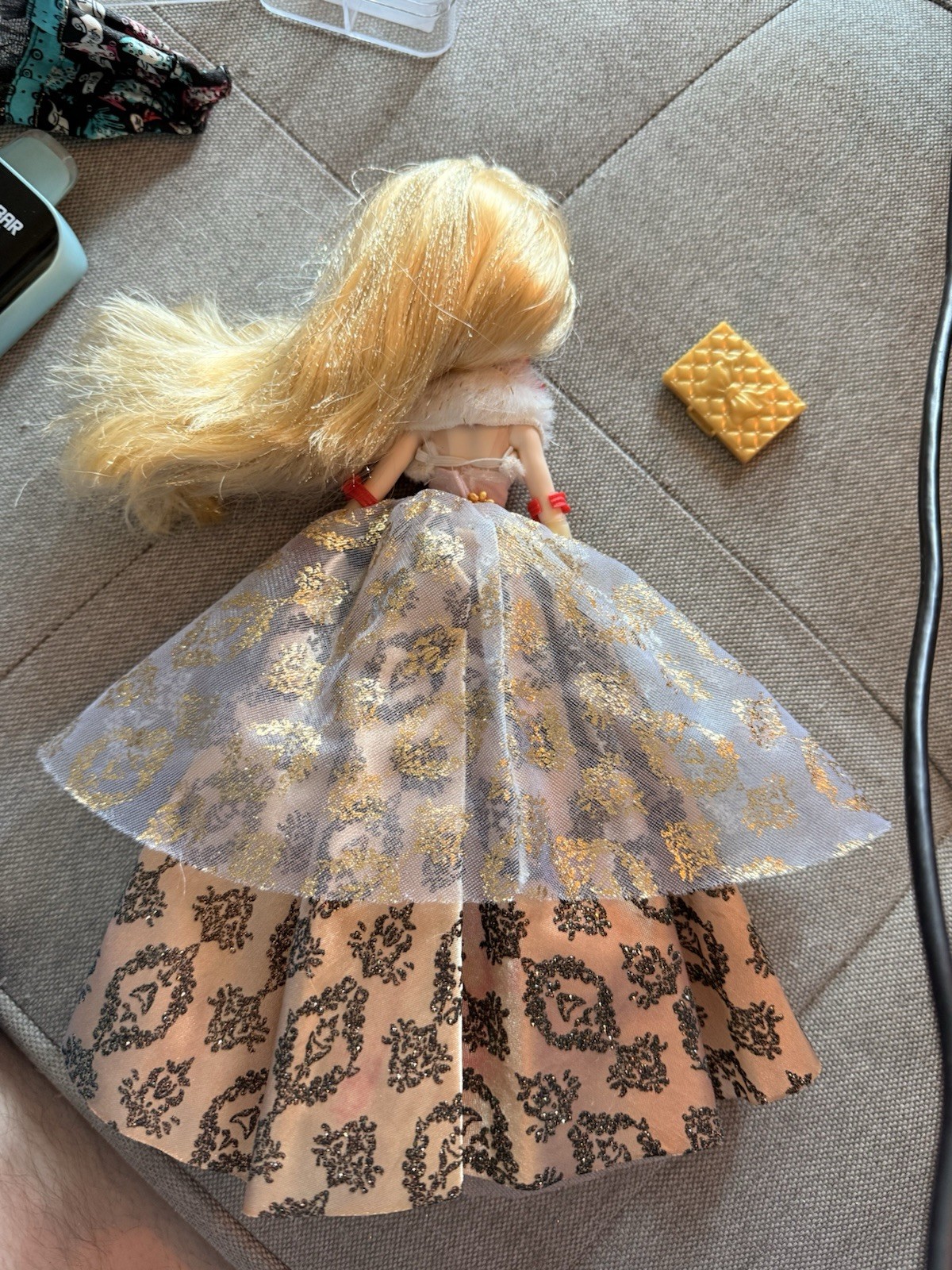 Mattel Ever After High Apple White Thronecoming
