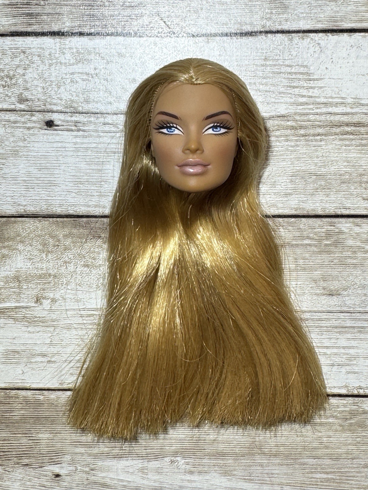 Integrity Toys Doll Head Wu2001, Blonde Fashion Doll Head
