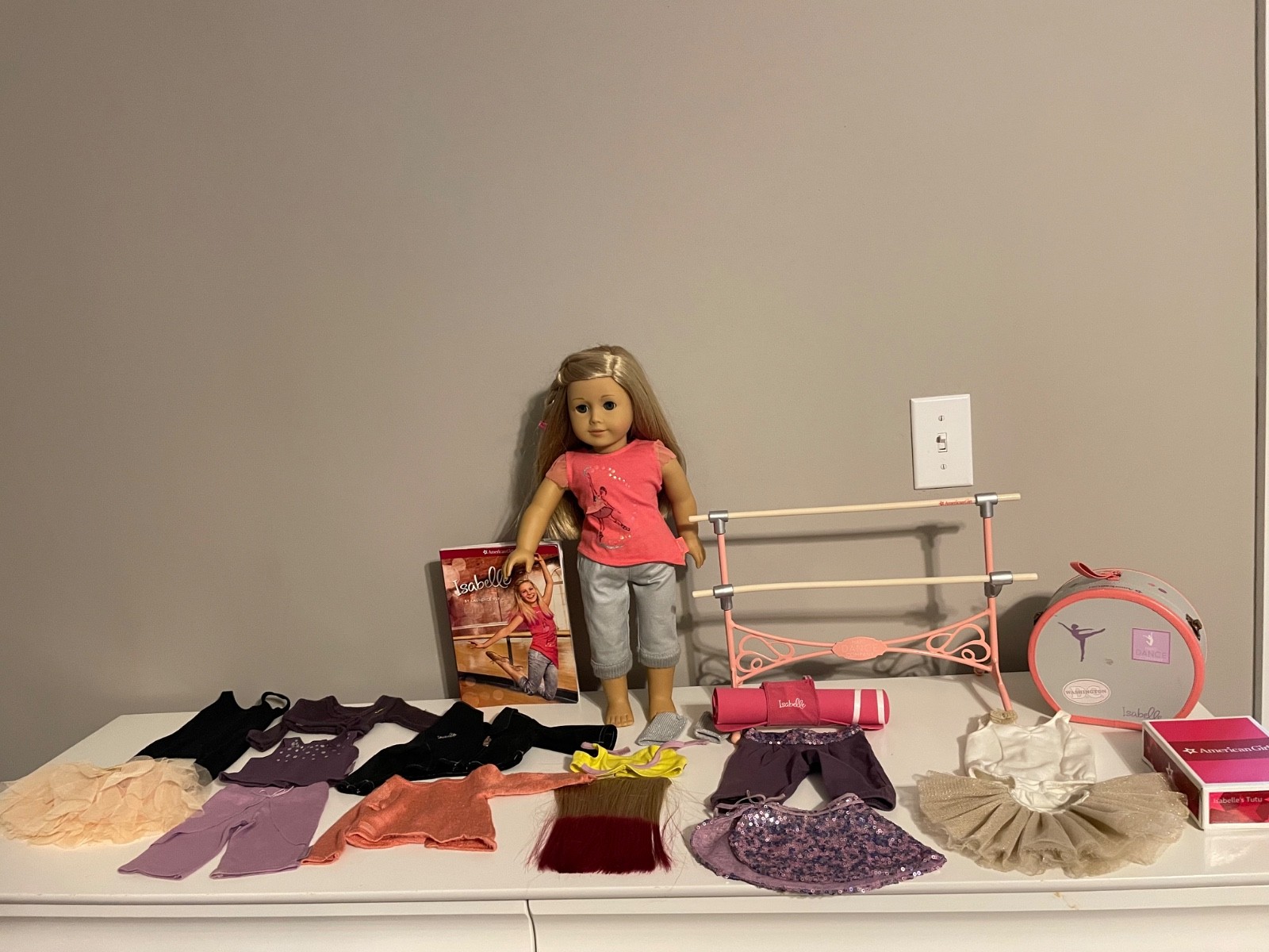 American Girl GOTY 2014 Isabelle Palmer Doll-Dance Barre-Mat-Case-Outfits-Lot