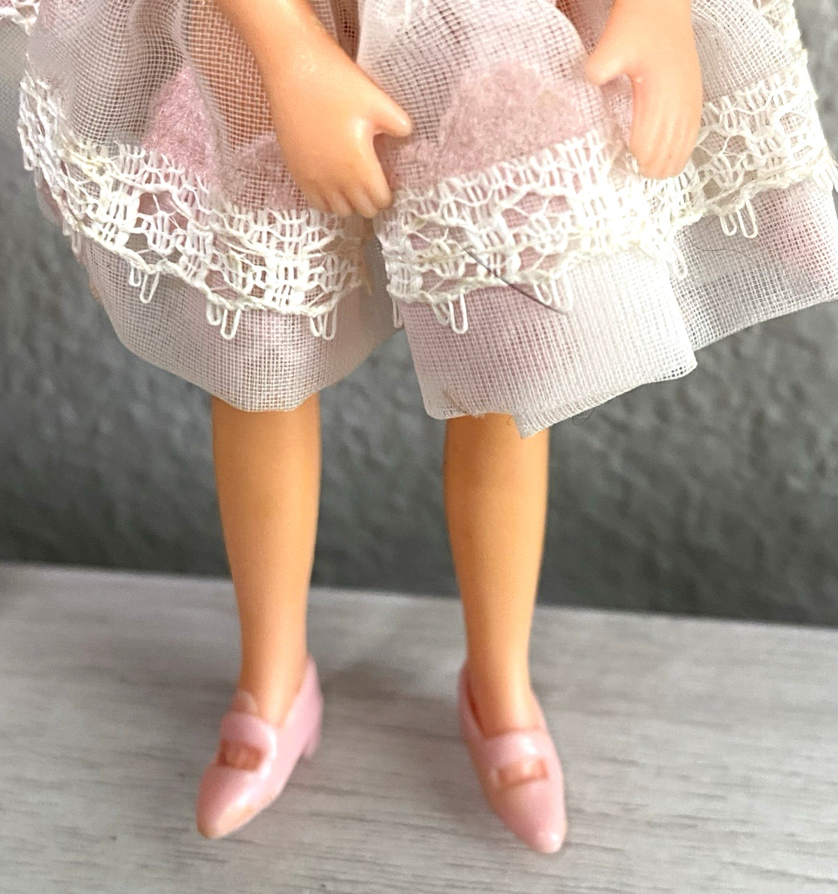 VGUC UNEEDA TINY TEENS 2 brunette Dolls Dress hat FUN TIME Toy Vintage 1960s
