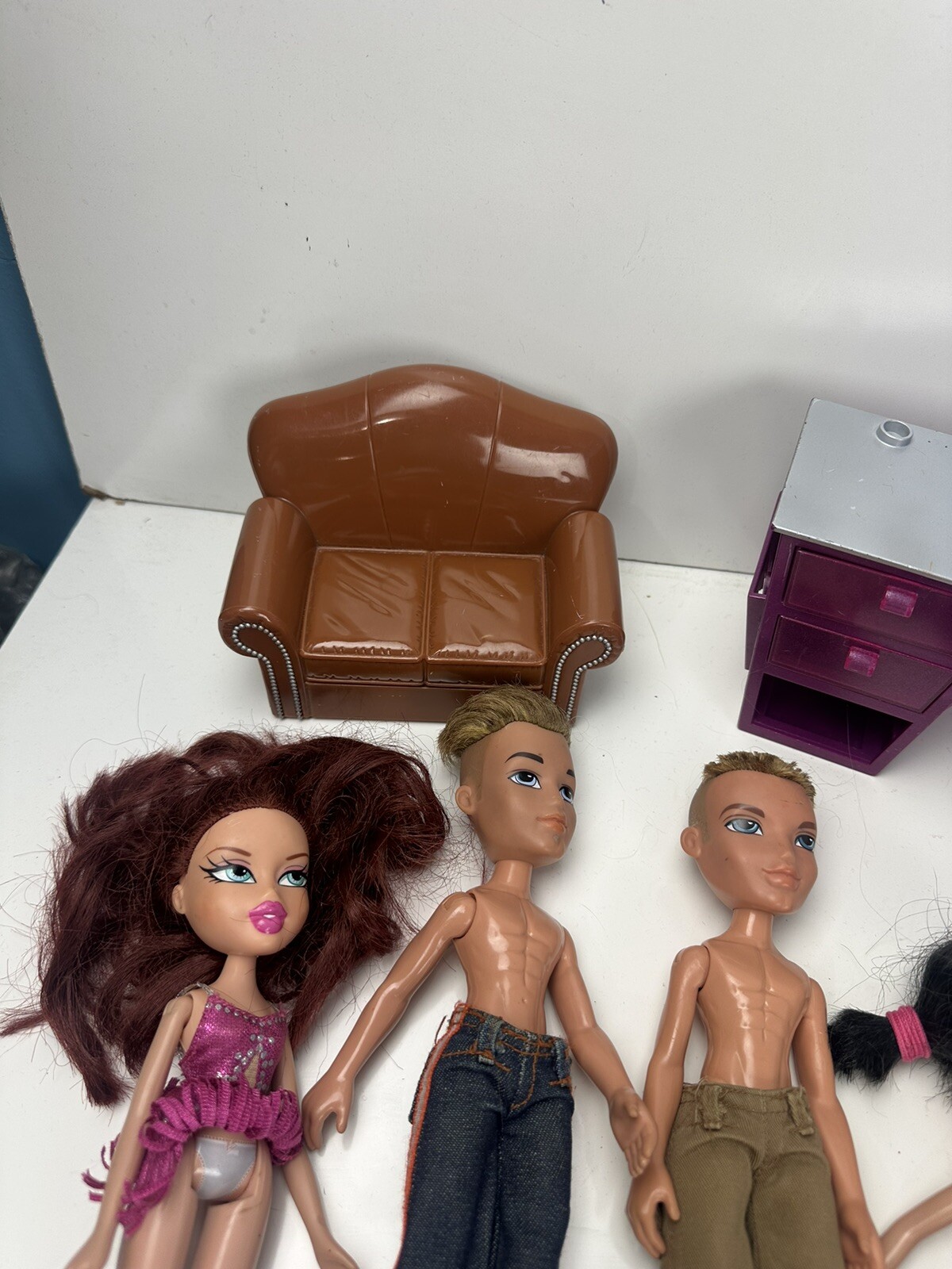 Bratz Doll Lot Dolls large bundle 14 Dolls Several Shoes & Accessories Nice!!