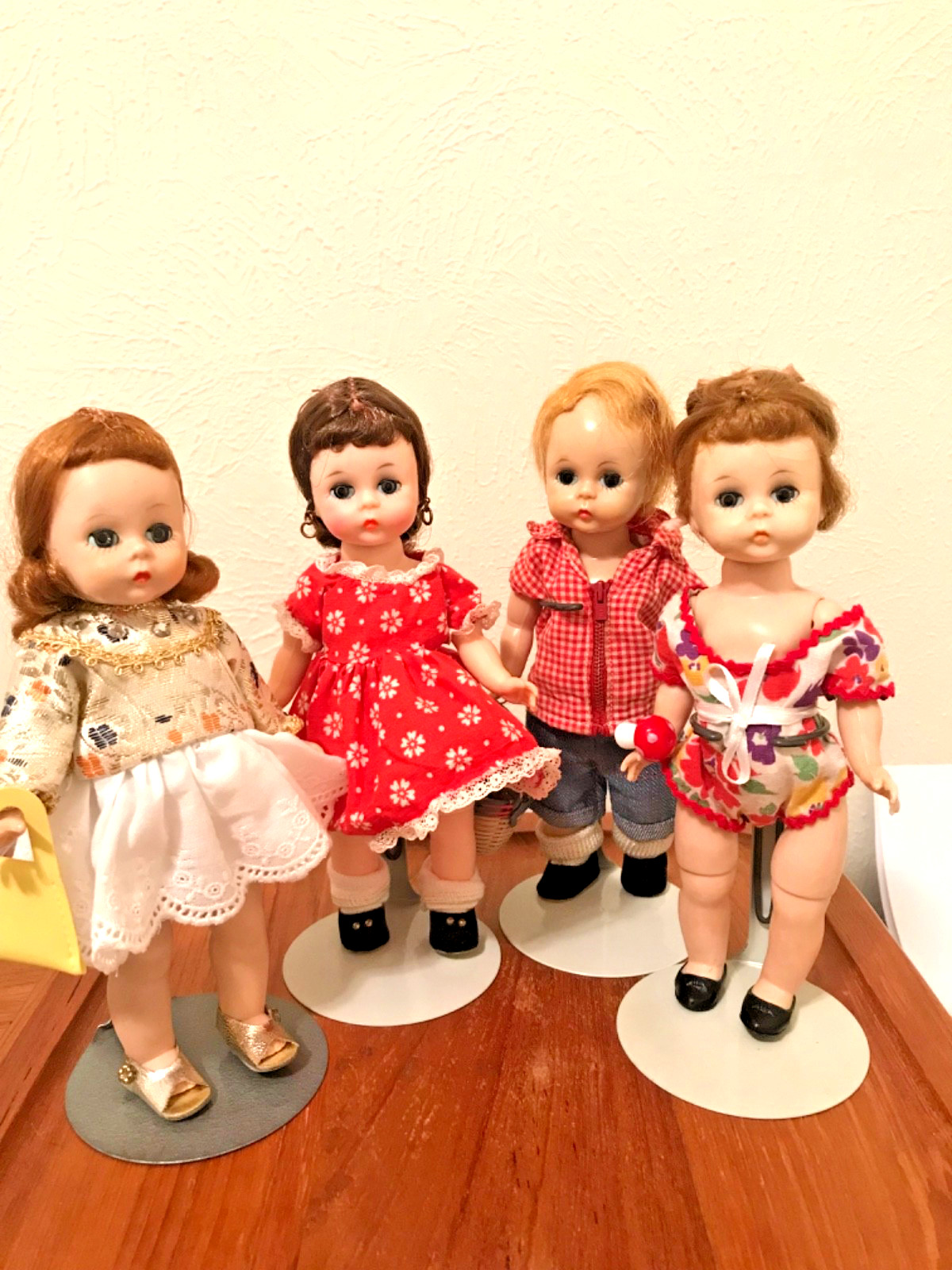 ?1950s LOT OF 4 PRETTY MADAME ALEXANDER KIN BK WENDY PLASTIC WALKER ALEX DOLLS