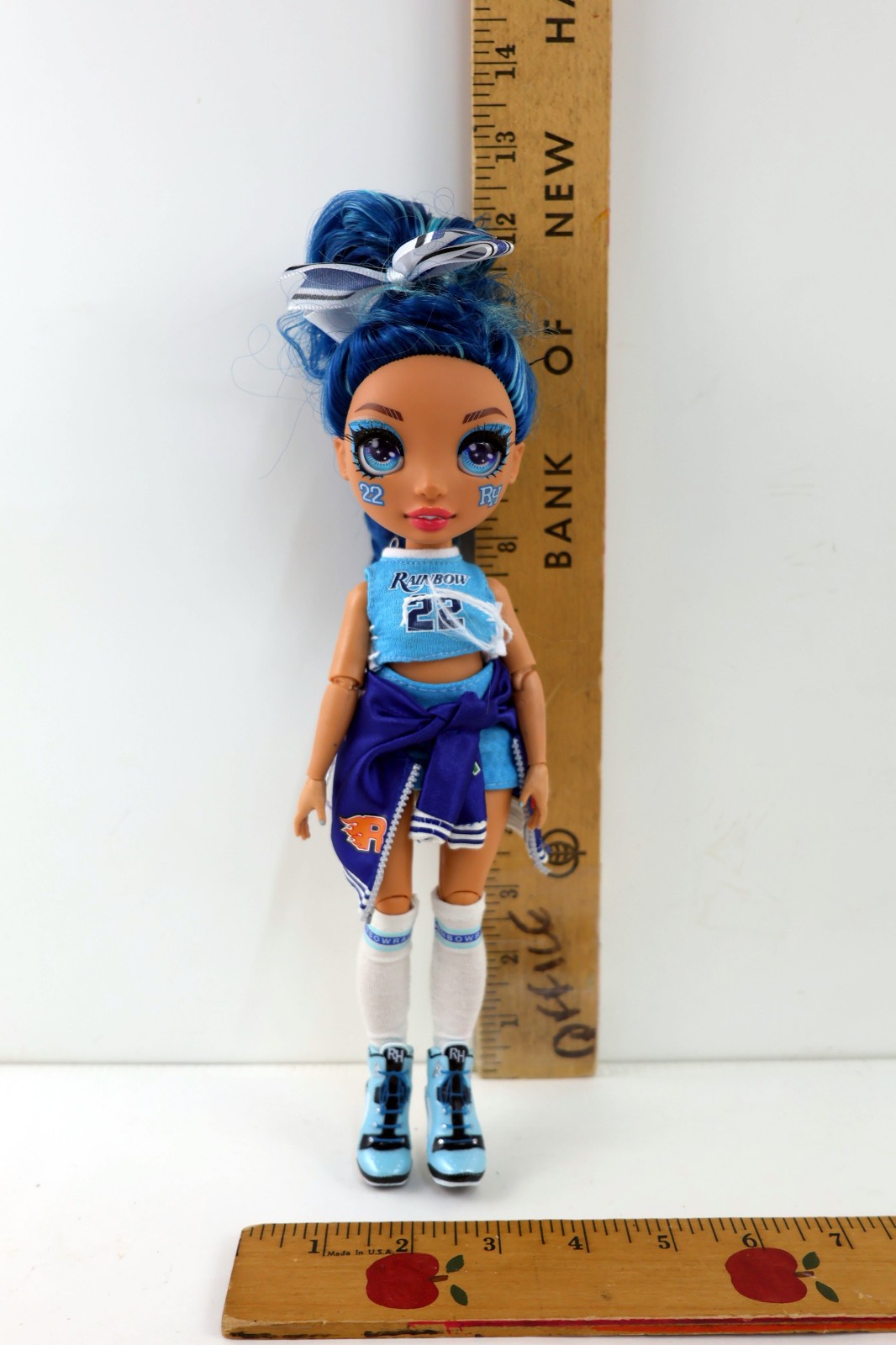Rainbow High Cheerleader Skylar Bradshaw Doll Cheer Squad Blue Hair
