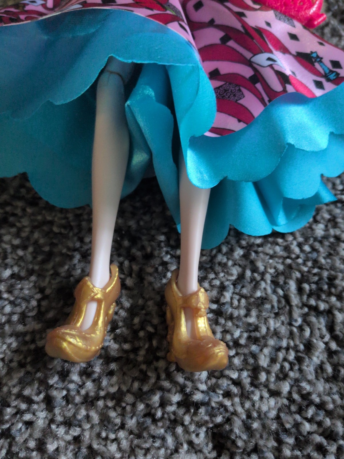 Ever After High Apple White Daughter Of Snow White Doll Way Too Wonderland. 2014