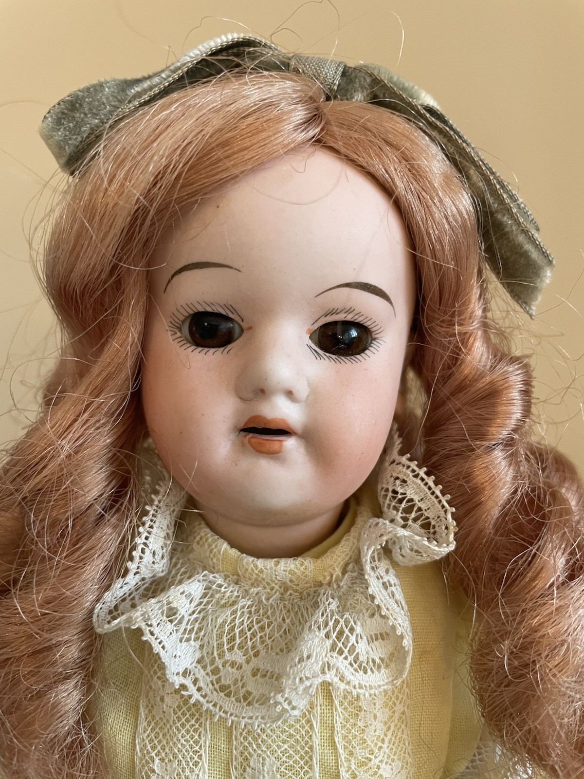 Antique SCHOENAU & HOFFMEISTER Bisque head 9/0 doll 11 1/2″ nice cabinet size!