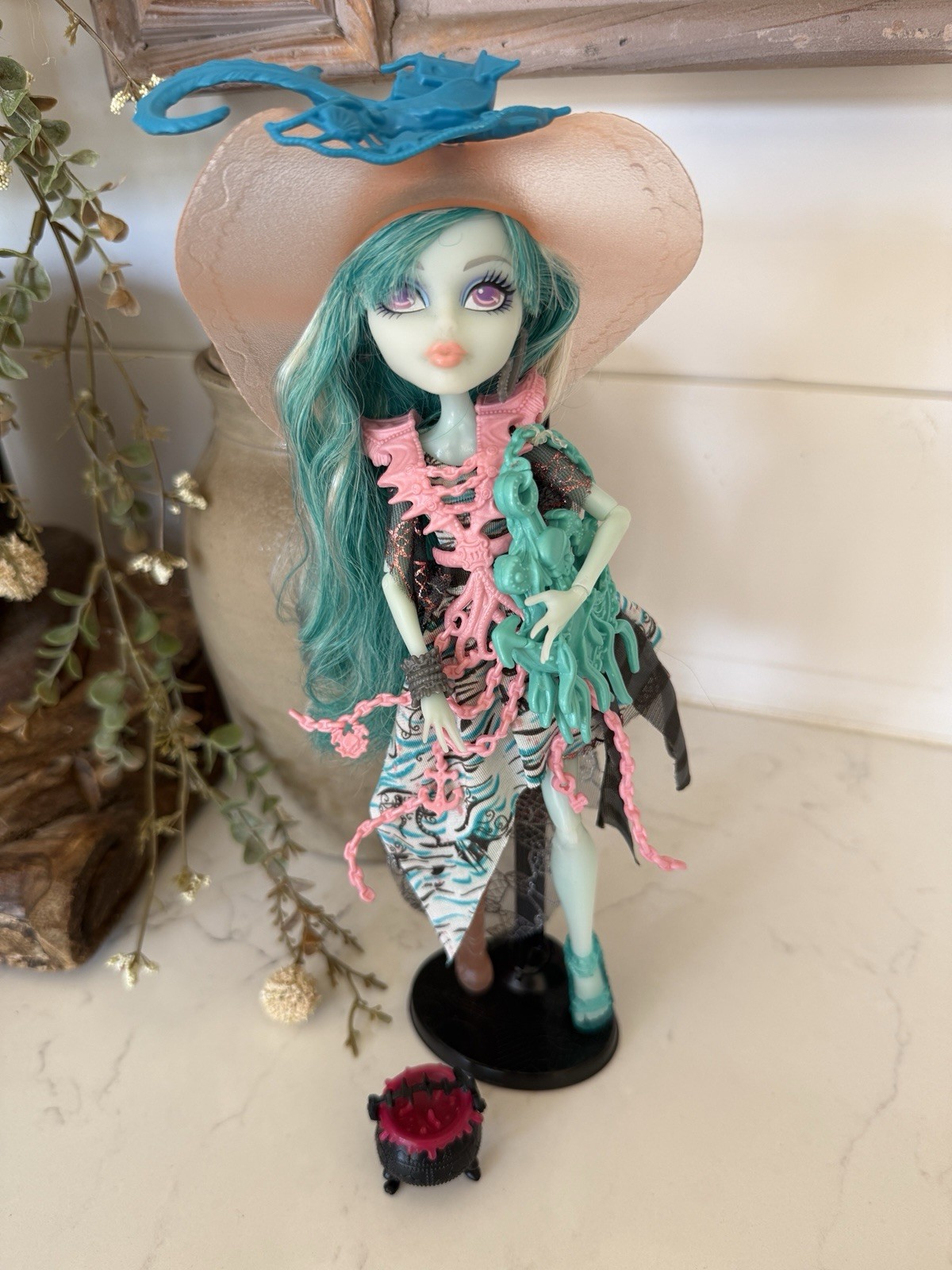 Monster High Haunted Student Spirits Vandala Doubloons Doll 11 inches