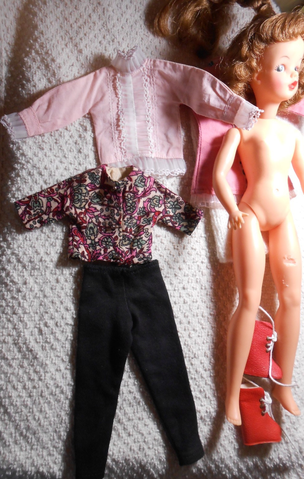 Vintage Ideal TAMMY Doll-LONG BRAIDED HAIR-TLC Leg Boo-Boo-Lots of Clothes