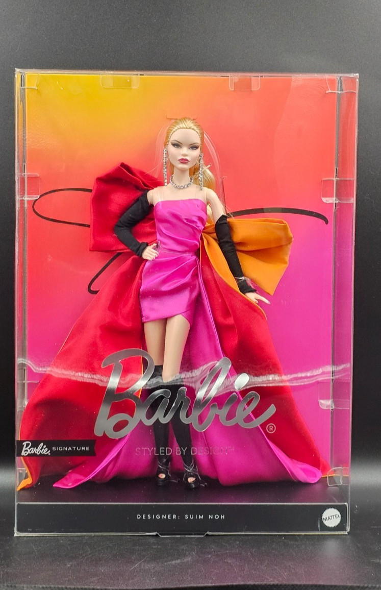 Barbie Signature – Barbie Styled by Design Doll 1 w Shipper