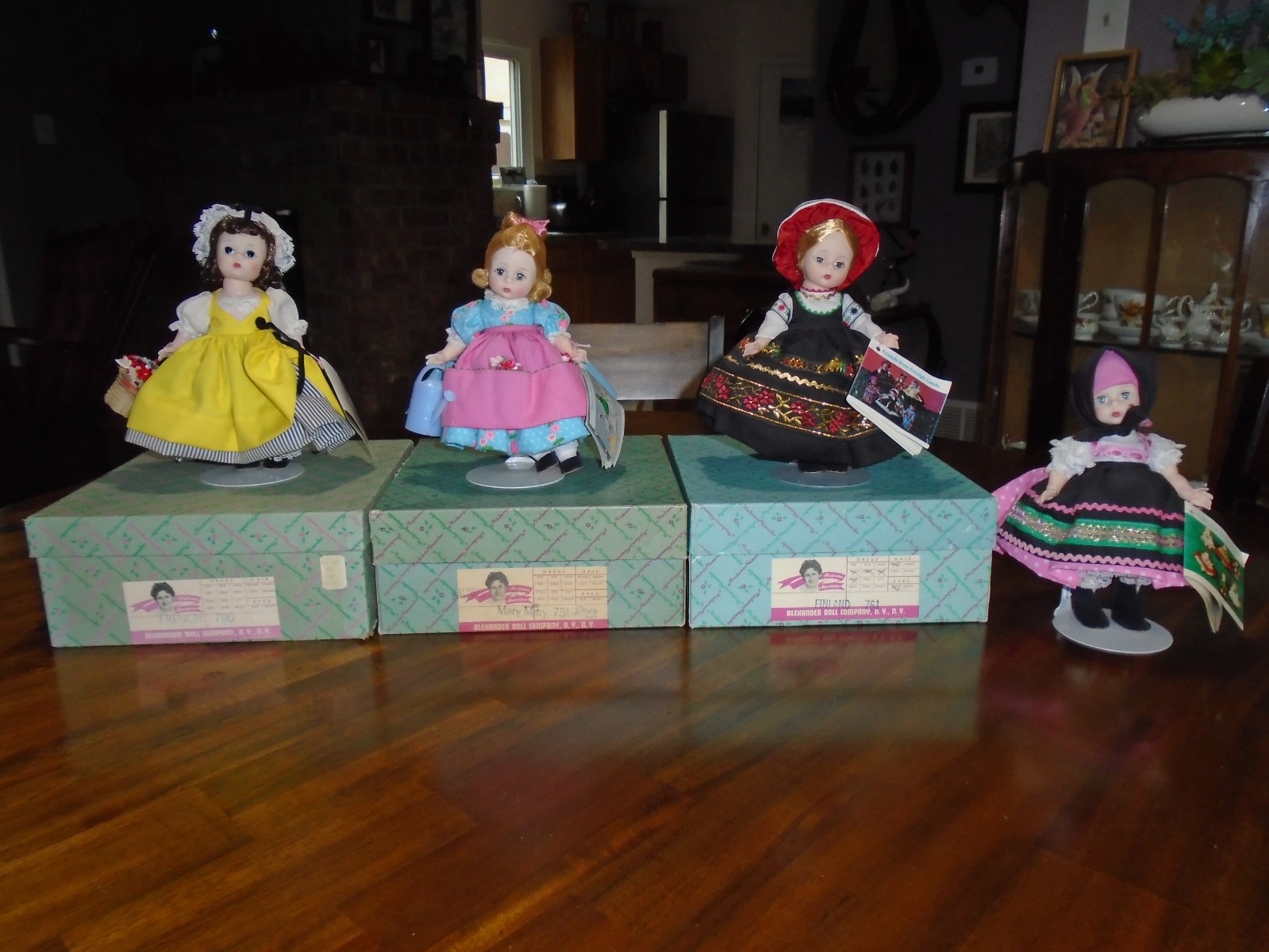 MADAME ALEXANDER DOLL MARY MARY, FINLAND, FRENCH, YUGOSLAVIA (SEE DESCRIPTION)
