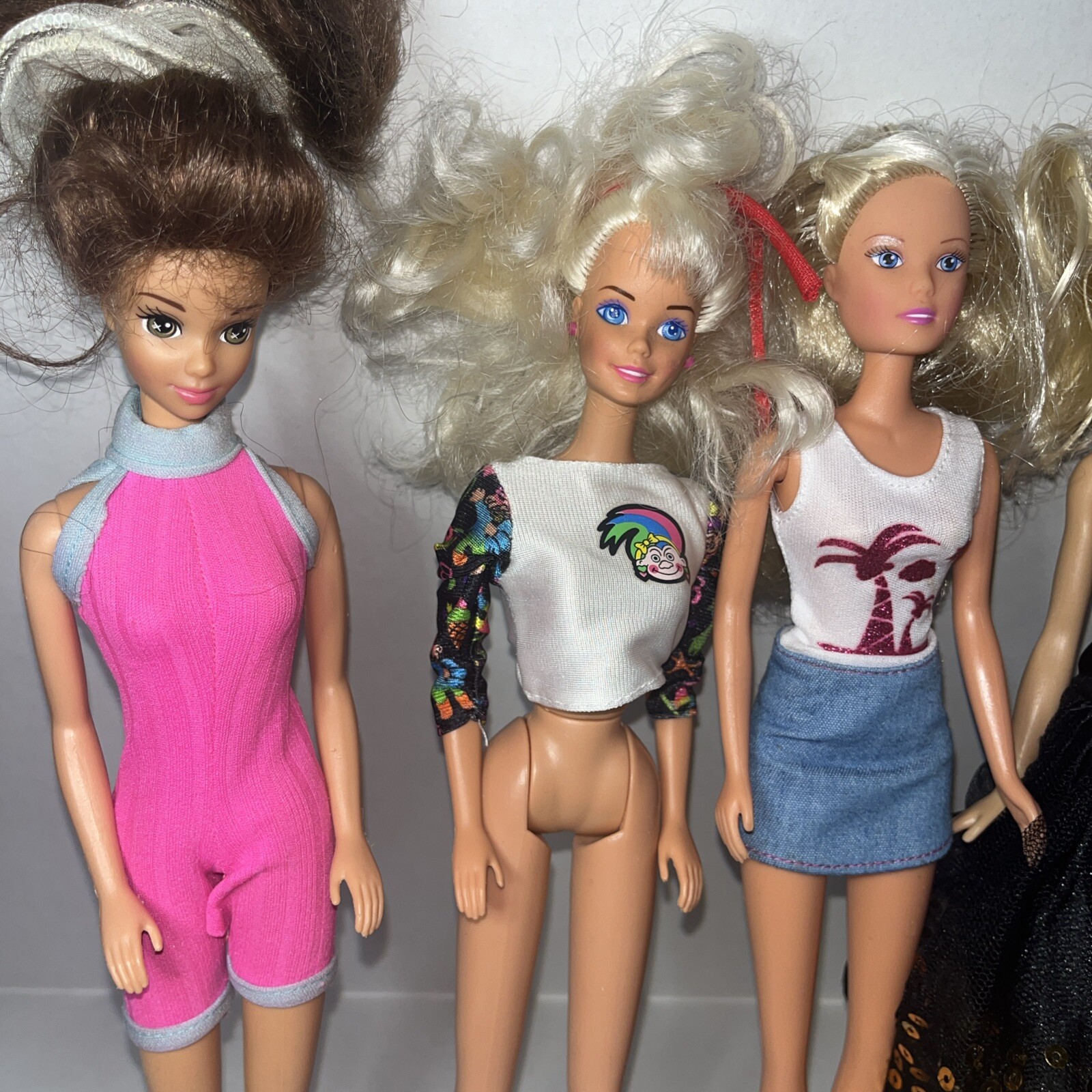 Lot of 3 11″ Mattel Barbie Dolls W/Outfits blonde & brown hair & Steffi Love