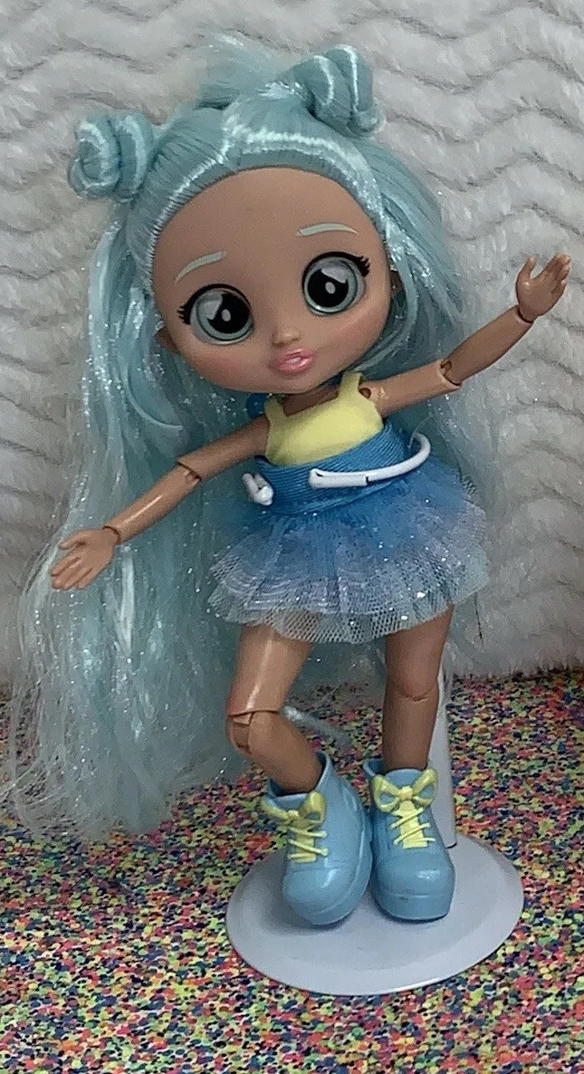 BFF by Cry Babies Fashion Doll Sydney Outfit Necklace Ages 4+Years