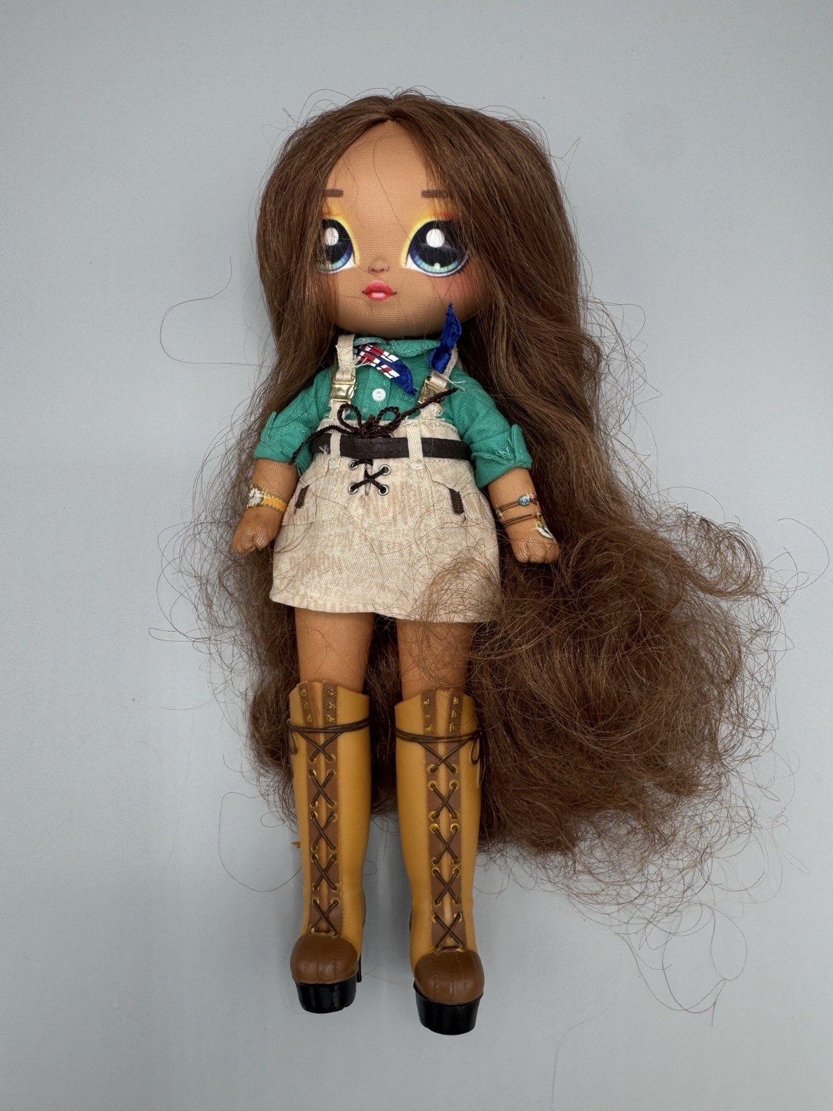 Na Na Na Surprise Doll Amelia Outback 11″ Brunette Doll 2021