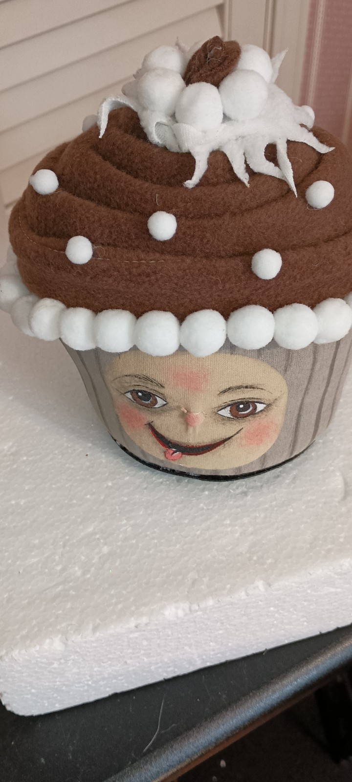 JOE SPENCER- GATHERED TRADITIONS-6.5″H-CLARENCE CUPCAKE ART DOLL -NEW-2026