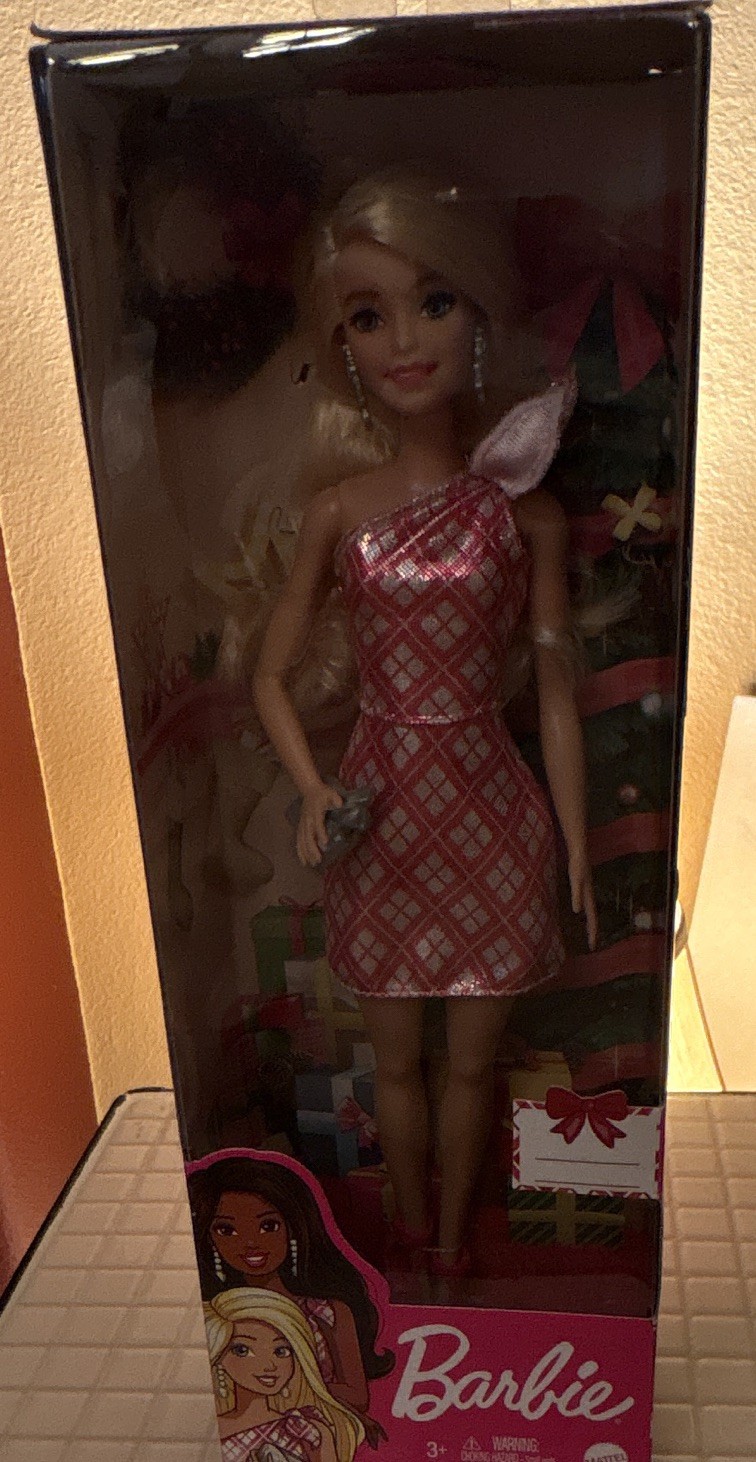 2019 Barbie Holiday Christmas Blonde Fashion Doll Red Dress Collector Unopened