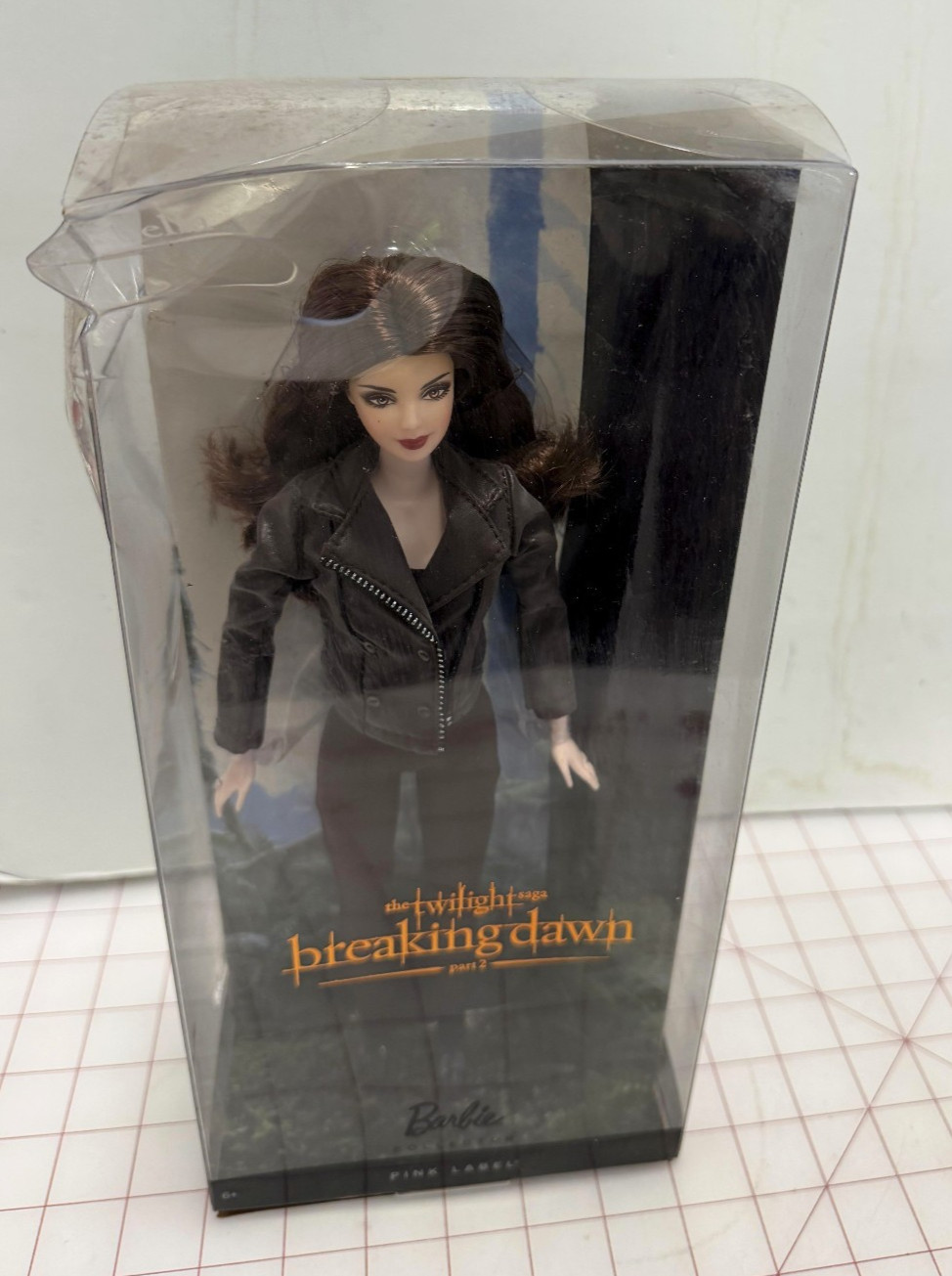 Bella Twilight Breaking Dawn Part 2 Barbie Doll Pink Label Mattel New DMG Box B1