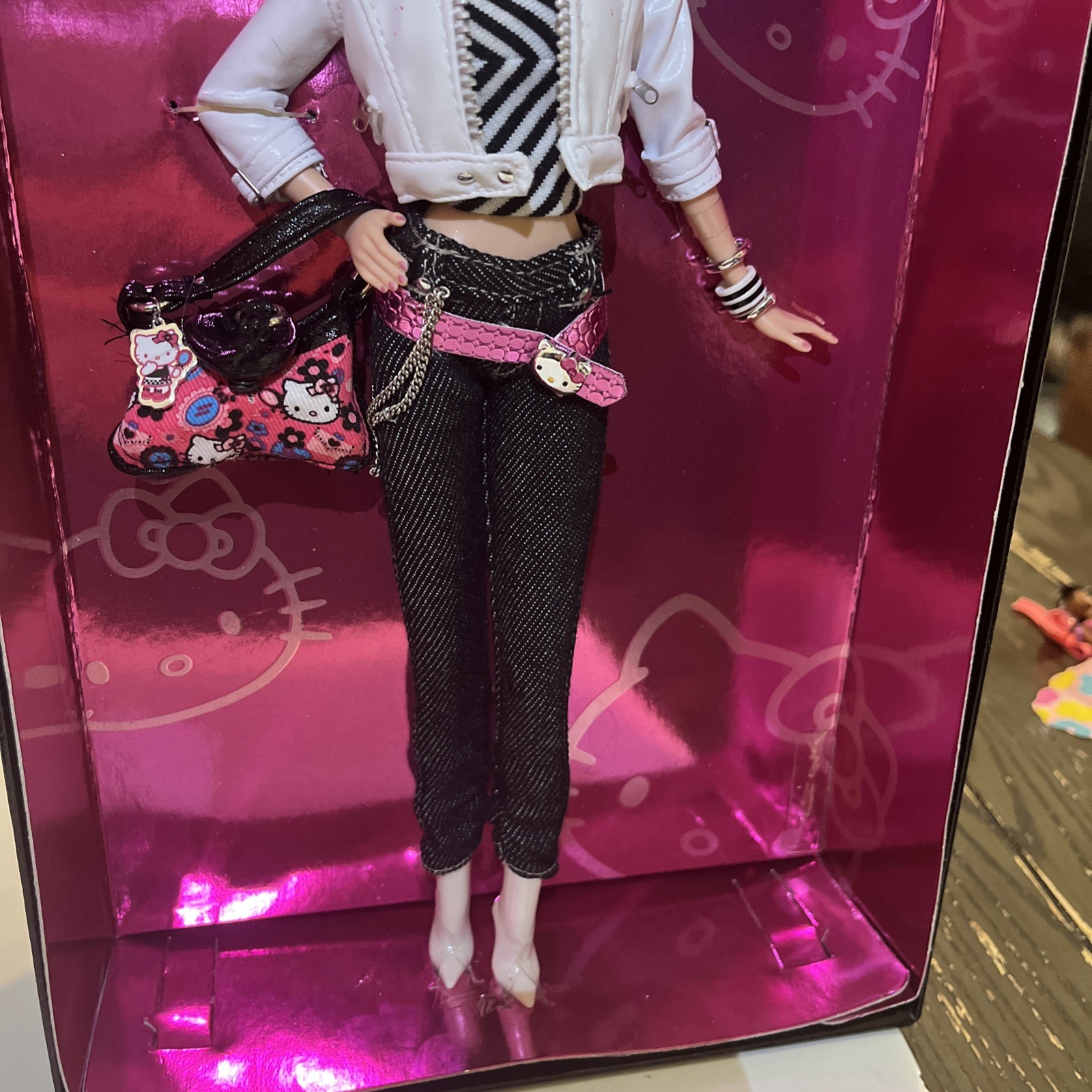 2007 “HELLO KITTY “BARBIE DOLL COLLECTOR PINK LABEL L4687 FUN, FLASHY, NRFB!