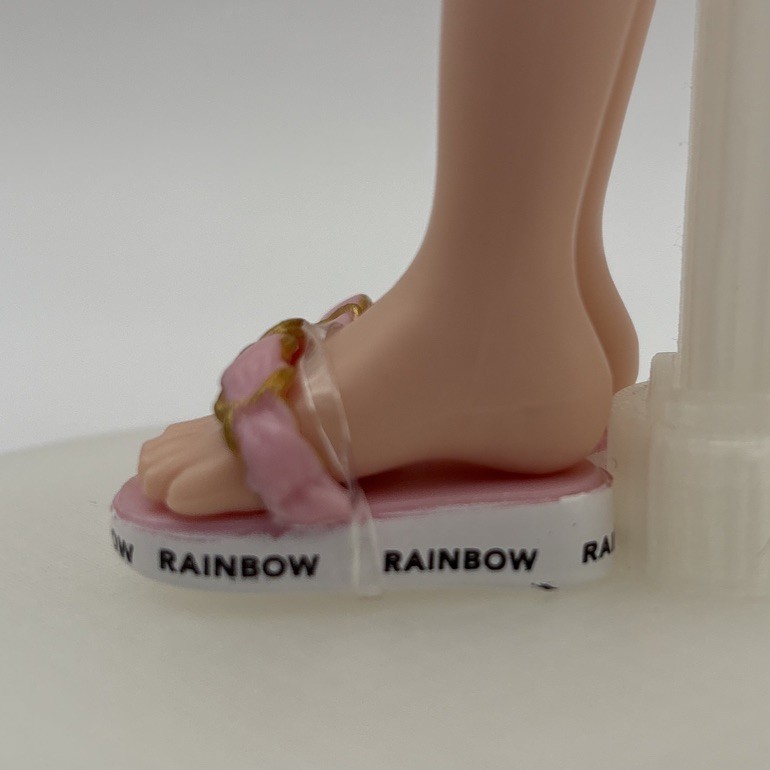 Rainbow High Pacific Coast Bella Parker Pink Fashion Doll MGA 2022 w Hat Bag