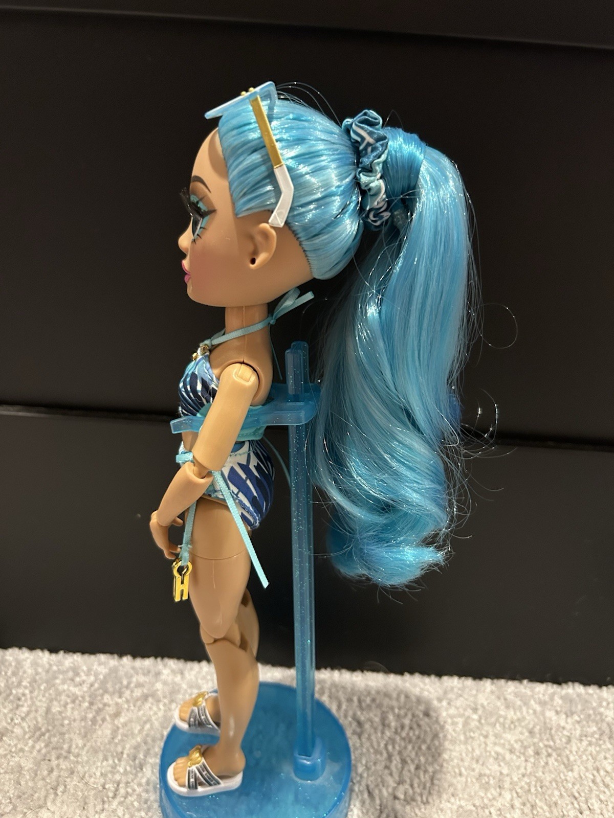 Rainbow High Pacific Coast Hali Capri Doll Clothing Blue Hair Complete MGA
