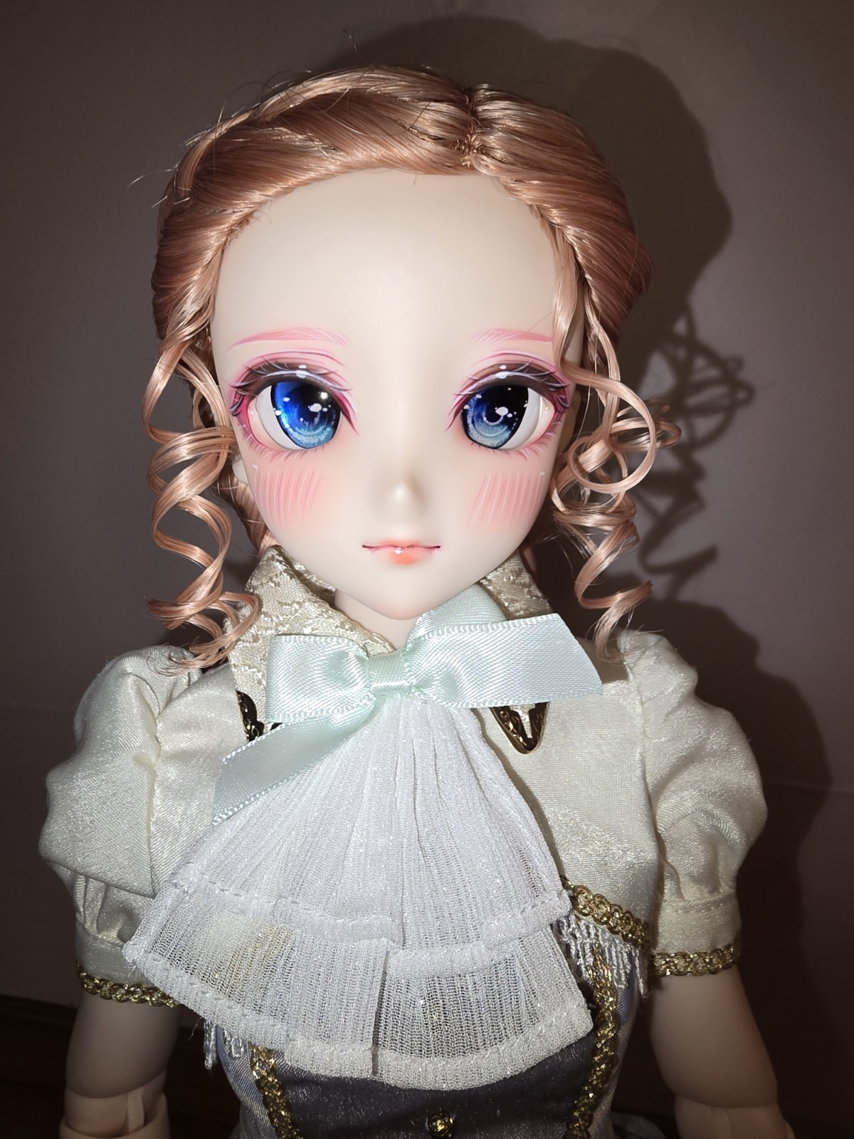 Dollfie Dream Custom Head DDH-09 by eMO+h On DD Base Body 2.0 (DD-f3) Semi-white